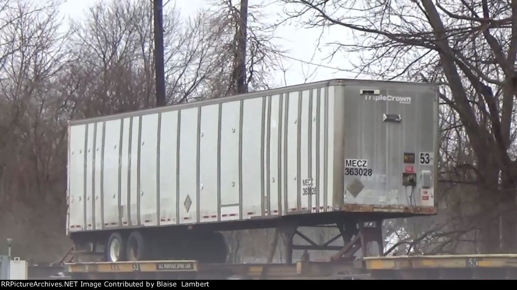 Former Triple Crown trailier on CSX I025